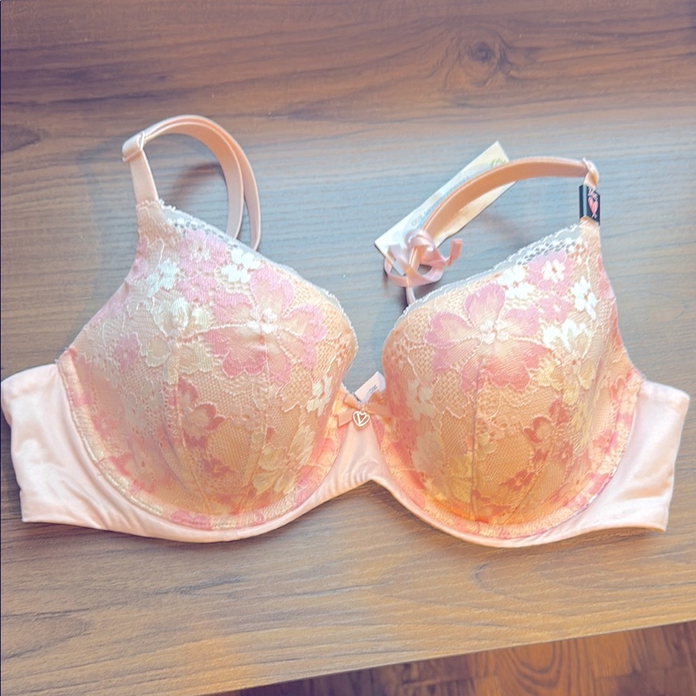 Victoria’s Secret Floral Lace Underwire Bra - Pink